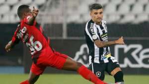 Botafogo x Athletico - De olho nos líderes, Furacão enfrenta o pressionado Fogão