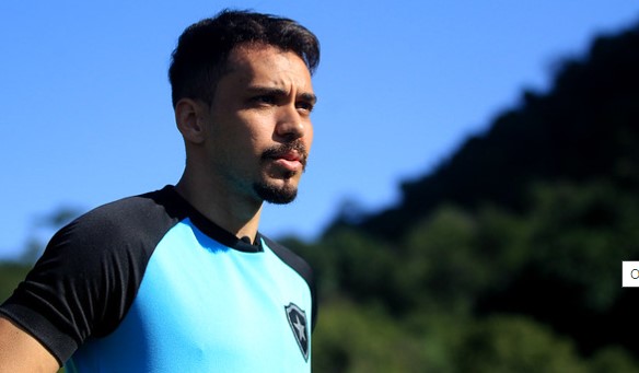 Eduardo comentou sobre sua estreia como titular no Botafogo