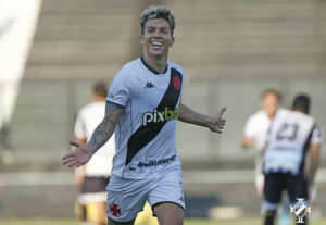 Ex-Guarani perto de trocar Vasco por clube do Brasileirão