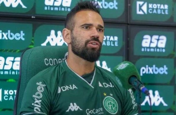 Leandro Castán anuncia aposentadoria após sair do Guarani