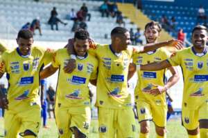 Segundona: Em jogo de seis gols, os massagistas é que chamaram atenção