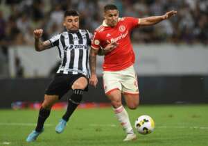 Ceará 1 x 1 Internacional -  Um não decola, outro no G-4