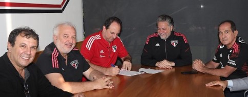 Rogério Ceni estendeu seu contrato até 2023