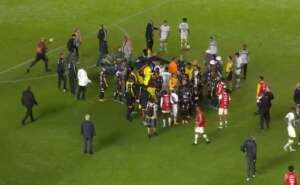 Polícia confirma que cinco torcedores foram detidos após confusão na Vila Belmiro