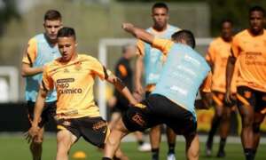 Sem Luan e com novidades, Corinthians treina para enfrentar o Fluminense