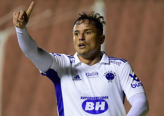 Cruzeiro vai enviar reclamação formal à CBF contra a arbitragem