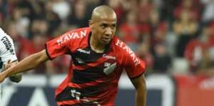 Cruzeiro negocia empréstimo de volante de time do Brasileirão
