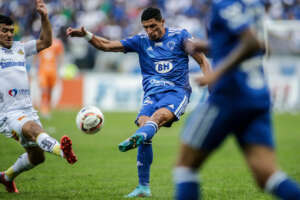 SÉRIE B: Cruzeiro 100% dispara na ponta. Chape afunda Náutico e se distancia do Z4