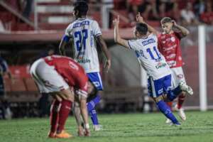 Vila Nova-GO 1 x 2 CSA - No duelo dos piores, deu CSA