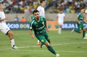 Cuiabá 2 x 0 Botafogo - Dourado foge do Z-4 ao bater Fogão