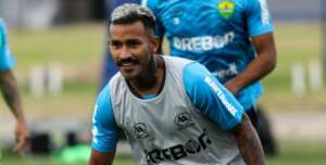 Cuiabá anuncia saída de atacante para o futebol do Chipre