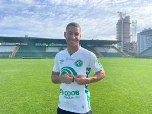 Série B: Chapecoense anuncia ex-Ferroviária e Vasco