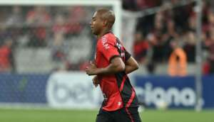 Athletico 4 x 1 Atlético-GO - Show de Terans, estreia de Fernandinho e goleada!