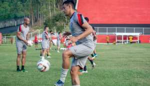 Série C: Burse escala Vitória com mudanças entre os titulares em treino