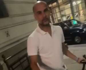 Guardiola é perseguido por fã em Manchester e se assusta; veja o vídeo
