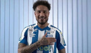 Avaí oficializa chegada de Paolo Guerrero
