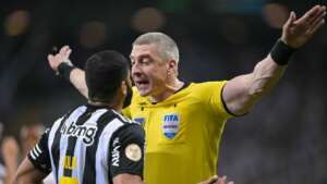 Hulk relata ameaças de Daronco após reclamações em jogo do Atlético-MG