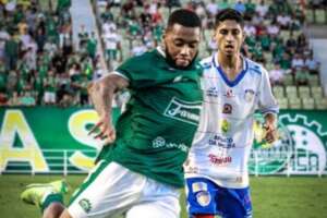 Série D: Médico do Afogados-PE é expulso mas continua em campo