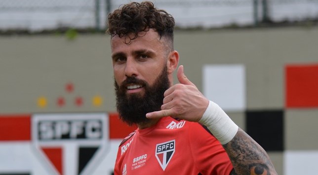 Jandrei renova com o São Paulo