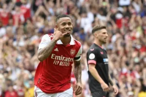 Técnico do Arsenal prega cautela com lesão de Gabriel Jesus