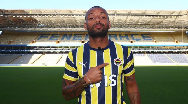 Fenerbahçe não para em Arão e anuncia mais um brasileiro