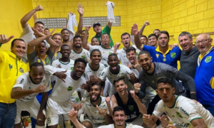 Segundona: Preparador físico é expulso após chutar garrafa