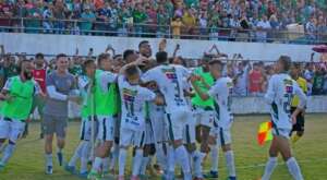 Lagarto-SE 2 x 1 Sousa-PB - Periquito vence e garante vaga inédita