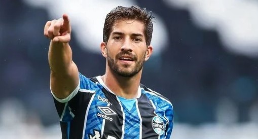 Lucas Silva garante que fica no Grêmio