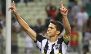 Um dos maiores artilheiros do mundo anuncia aposentadoria