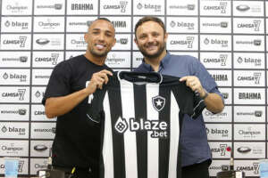 Botafogo-RJ apresenta novo lateral-esquerdo: 