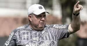 Santos anuncia saída de auxiliar da comissão técnica permanente