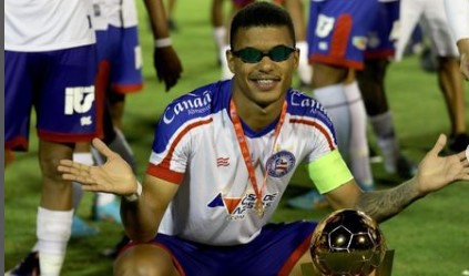 Marcelo Ryan, atacante do Bahia comemora conquista do Baianão e foca na série B