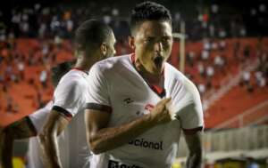 Série C: Vitória acerta empréstimo de zagueiro para o futebol Japonês