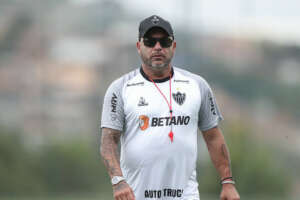 Atlético-MG discute demissão de treinador; ex-Grêmio é o ‘plano a’