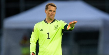 Neuer deixa taxista furioso após recompensa ‘pífia’ por carteira perdida