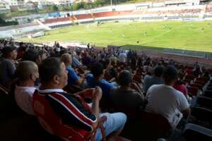 Grupos de assistidos acompanham jogo do Paulista no Jayme Cintra
