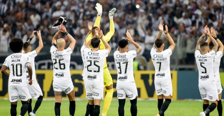 Corinthians virou pra cima do Atlético-MG em pleno Mineirão