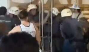 Copa Paulista: Torcida entra em conflito com PM após 'Come-Fogo'. Vídeo!