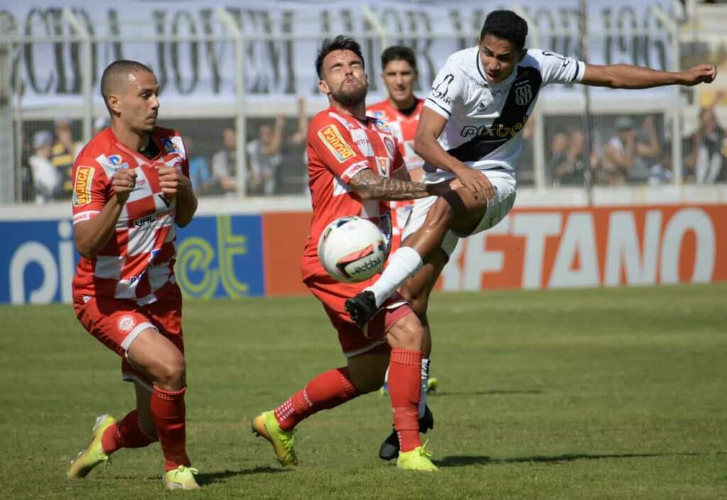 Ponte Preta não tira proveito nem do irreconhecível Tombense