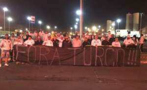 Torcida protesta e pede saída de treinador do Atlético-MG