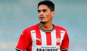 Série B: Cruzeiro acerta contratação de zagueiro do PSV