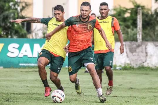 Série B: Volante fratura costela e vira desfalque no Sampaio Corrêa