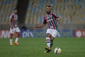 Samuel Xavier cobra sabedoria do Fluminense para superar o São Paulo no Morumbi