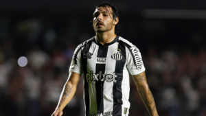 Ricardo Goulart custa R$ 625 mil por gol ao Santos e dá adeus após atuações ruins
