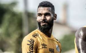 Santos encaminha volante ao Atlético-GO por empréstimo