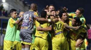 Seleção FI da 16ª rodada da Série C vem no 4-3-3 comandada por técnico classificado