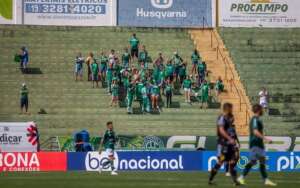 Série B: Guarani desembarca em Recife e torcedor cobra elenco