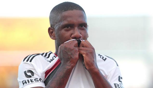 Panathinaikos busca reforços e avança por atacantes de São Paulo e Flamengo