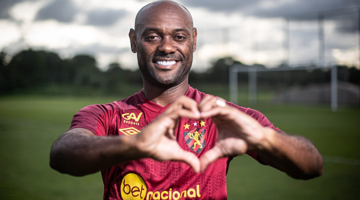 Time da Série B anuncia Vagner Love