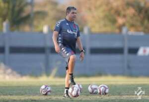 Série B: Chapecoense encaminha acerto com ex-treinador do Vasco